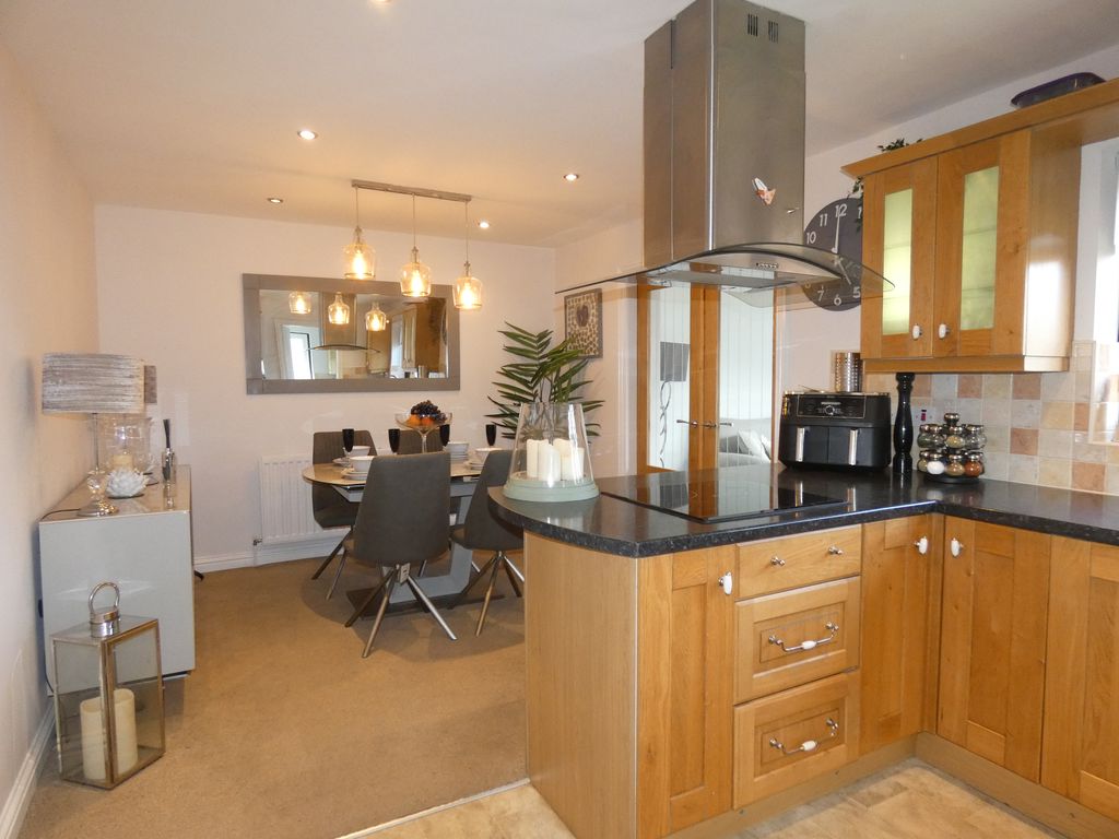 Kitchen-Diner- click for photo gallery